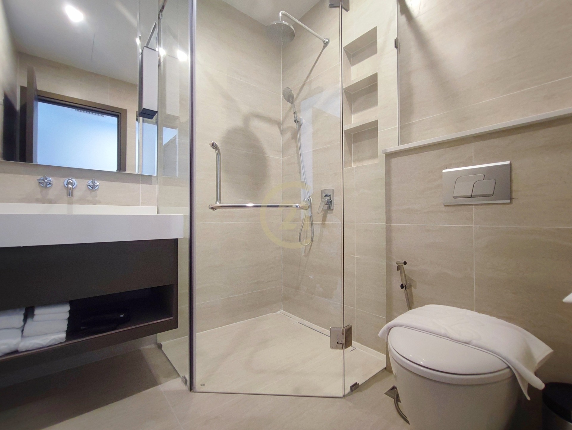 PREMIUM FOUR BEDROOM FOR RENT