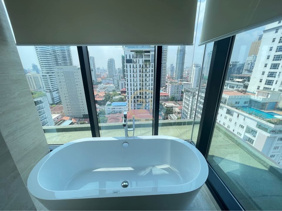 Luxury one bedroom For Rent At BKK1