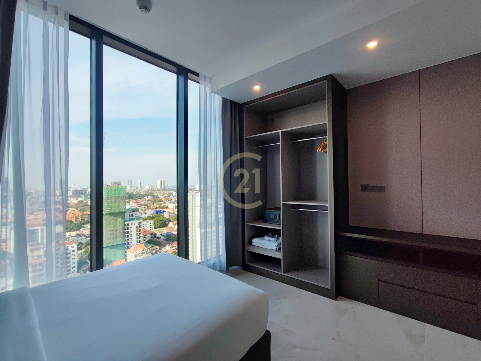 PREMIUM FOUR BEDROOM FOR RENT