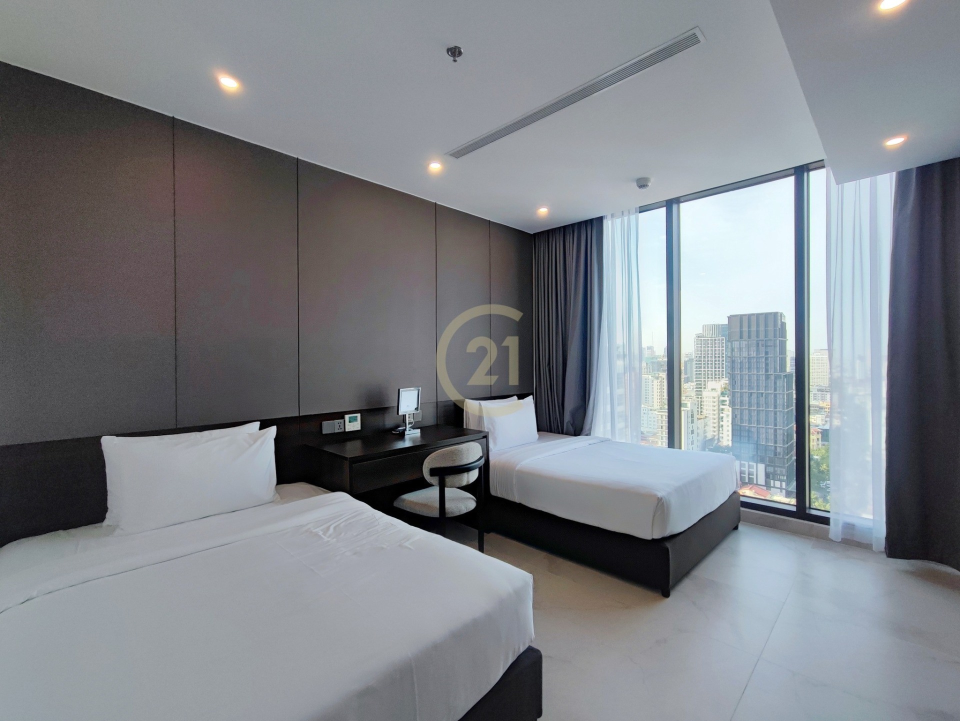 PREMIUM FOUR BEDROOM FOR RENT