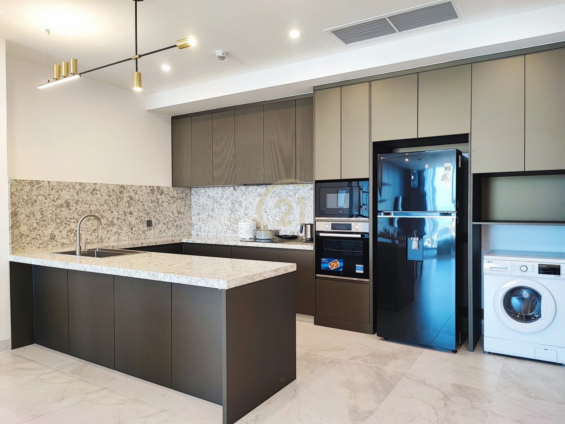 PREMIUM FOUR BEDROOM FOR RENT