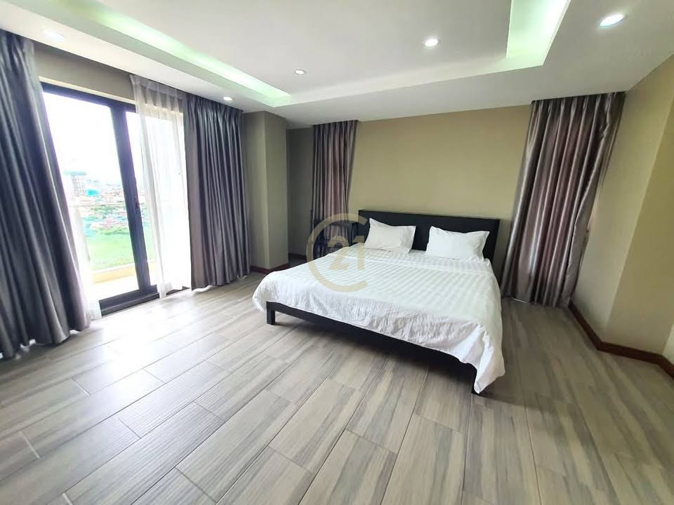 Penthouse Four Bedroom for rent at TTP