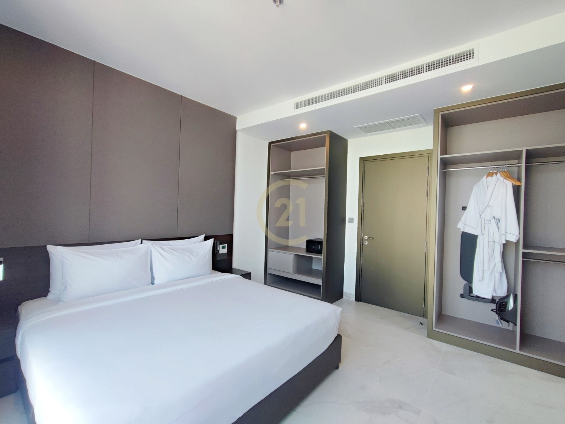 PREMIUM FOUR BEDROOM FOR RENT