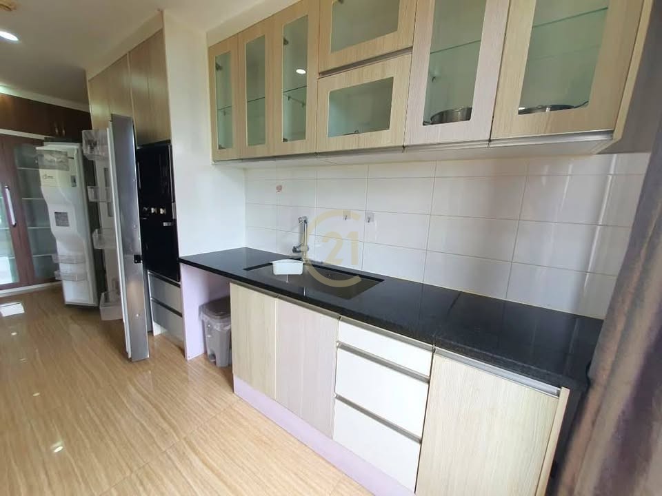 Penthouse Four Bedroom for rent at TTP