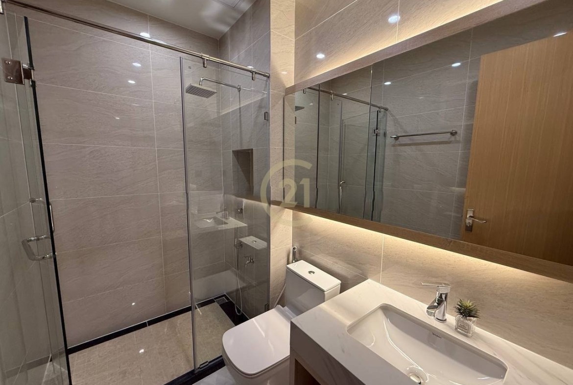 Luxury Two Bedroom For Rent At BKK1