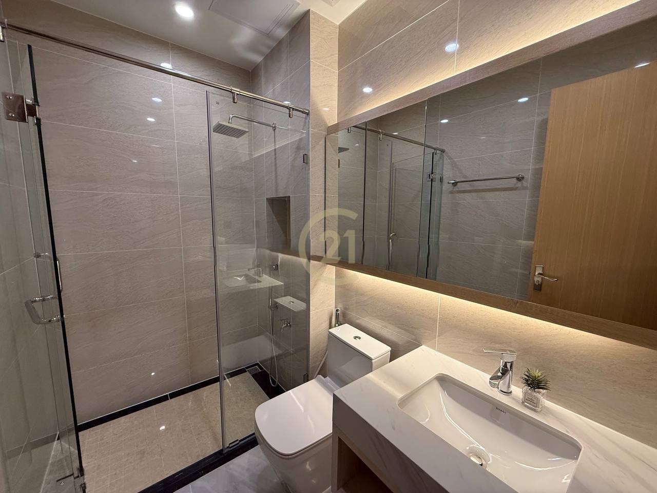 Luxury Two Bedroom For Rent At BKK1