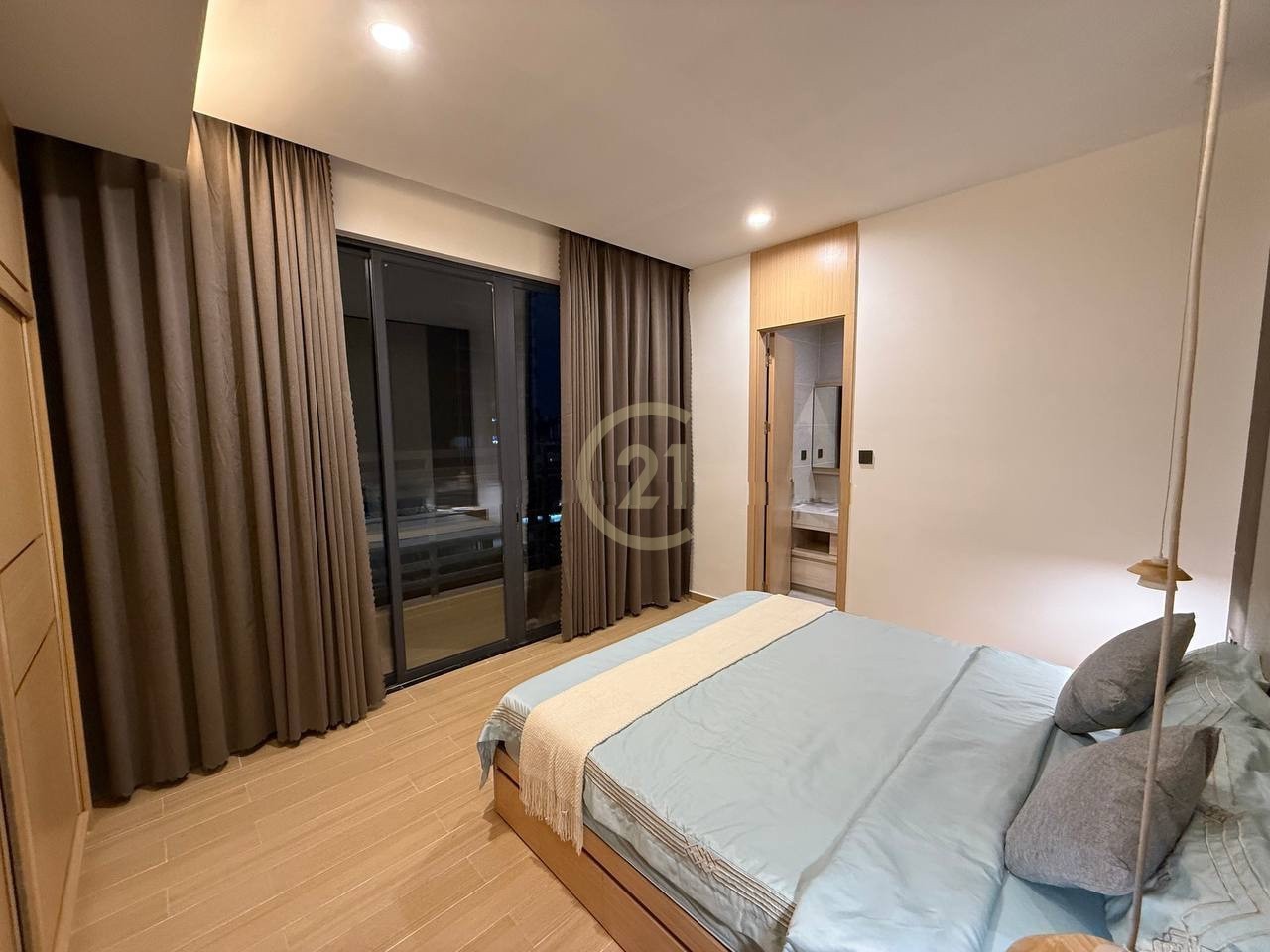 Luxury Two Bedroom For Rent At BKK1