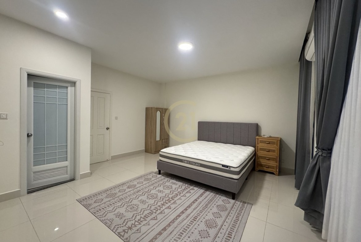 Fully Furnished 4-Bedroom Villa LA for Rent in PH Boeung Snoa