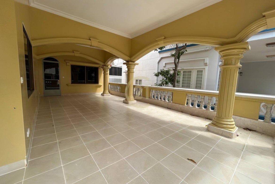 Luxury 6-Bedroom Villa for Rent in BKK1