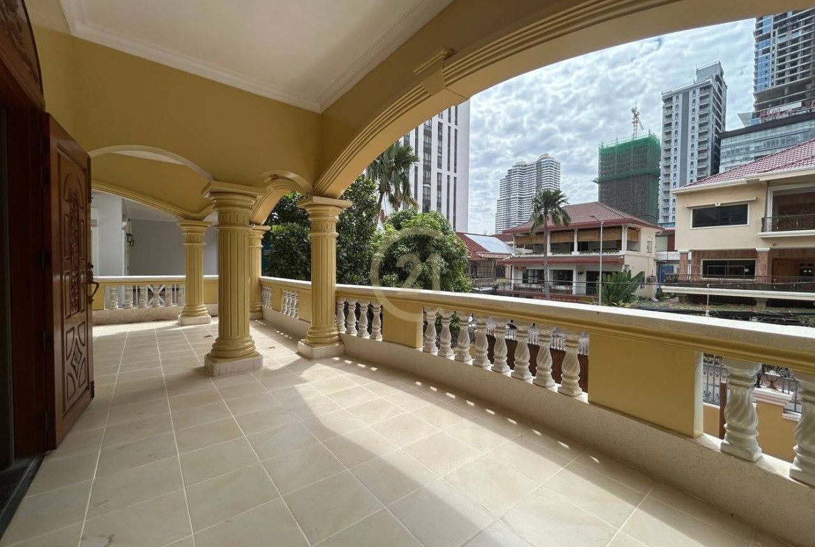 Luxury 6-Bedroom Villa for Rent in BKK1