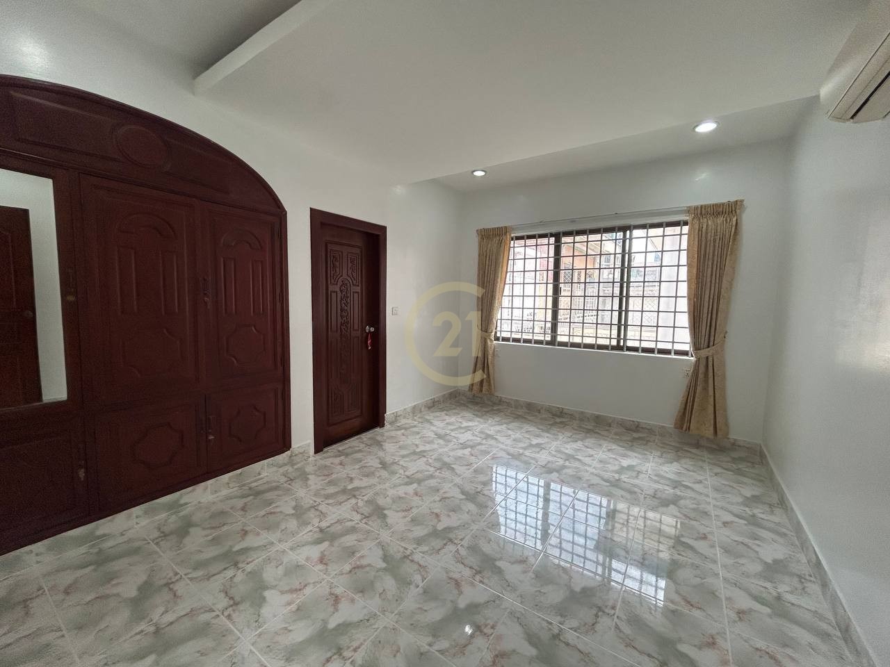 Luxury 6-Bedroom Villa for Rent in BKK1