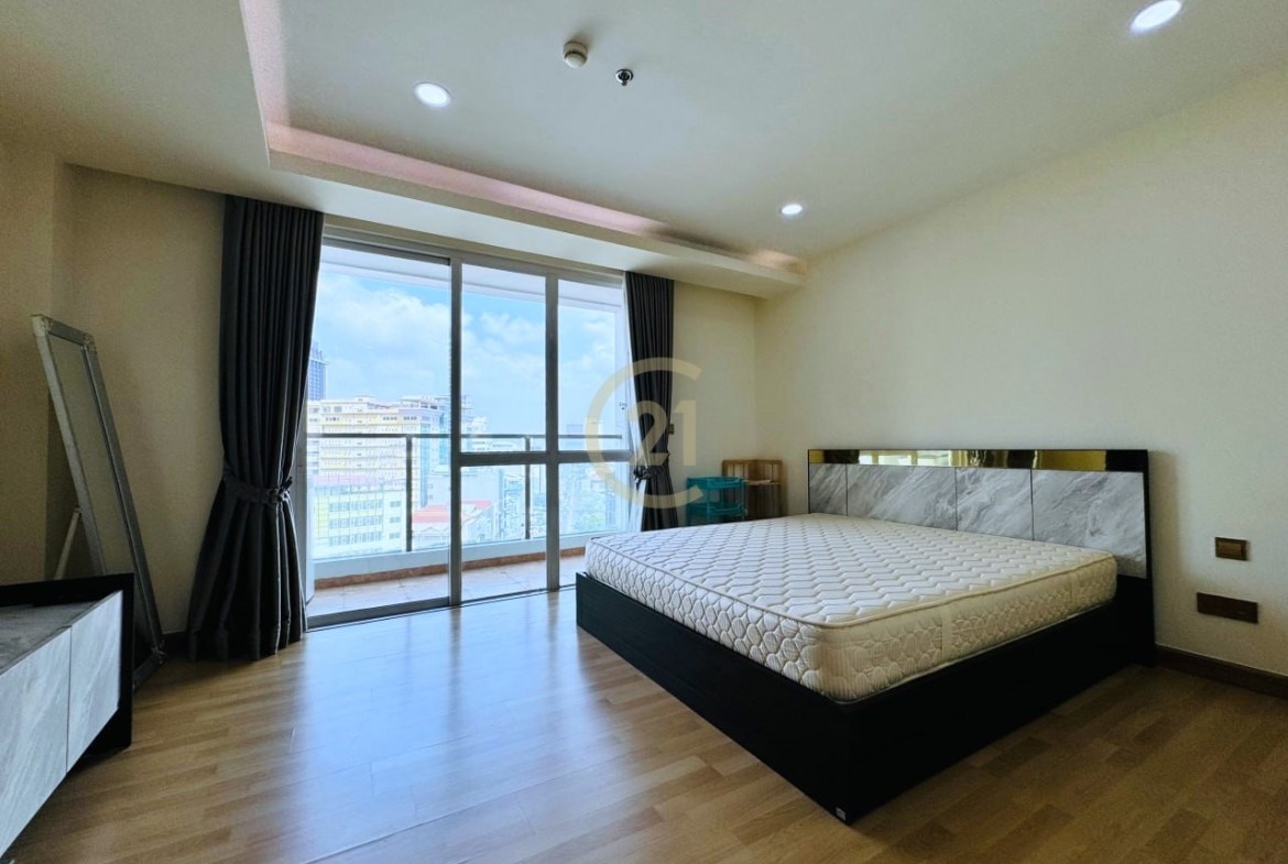 Luxury Studio room for rent at Olympic