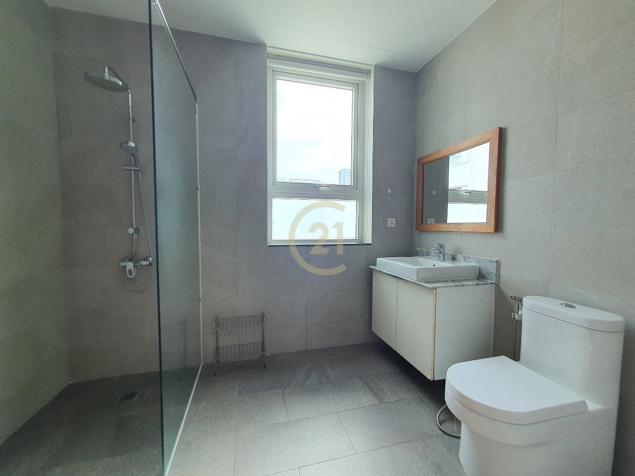 Cheaper 4 Bedroom Penthouse For Rent at TTP