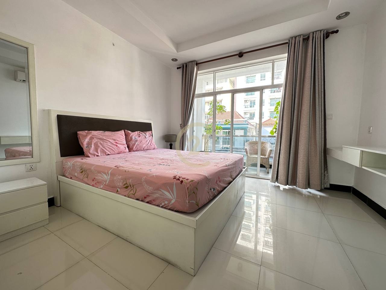 LOVELY ONE BEDROOM FOR RENT