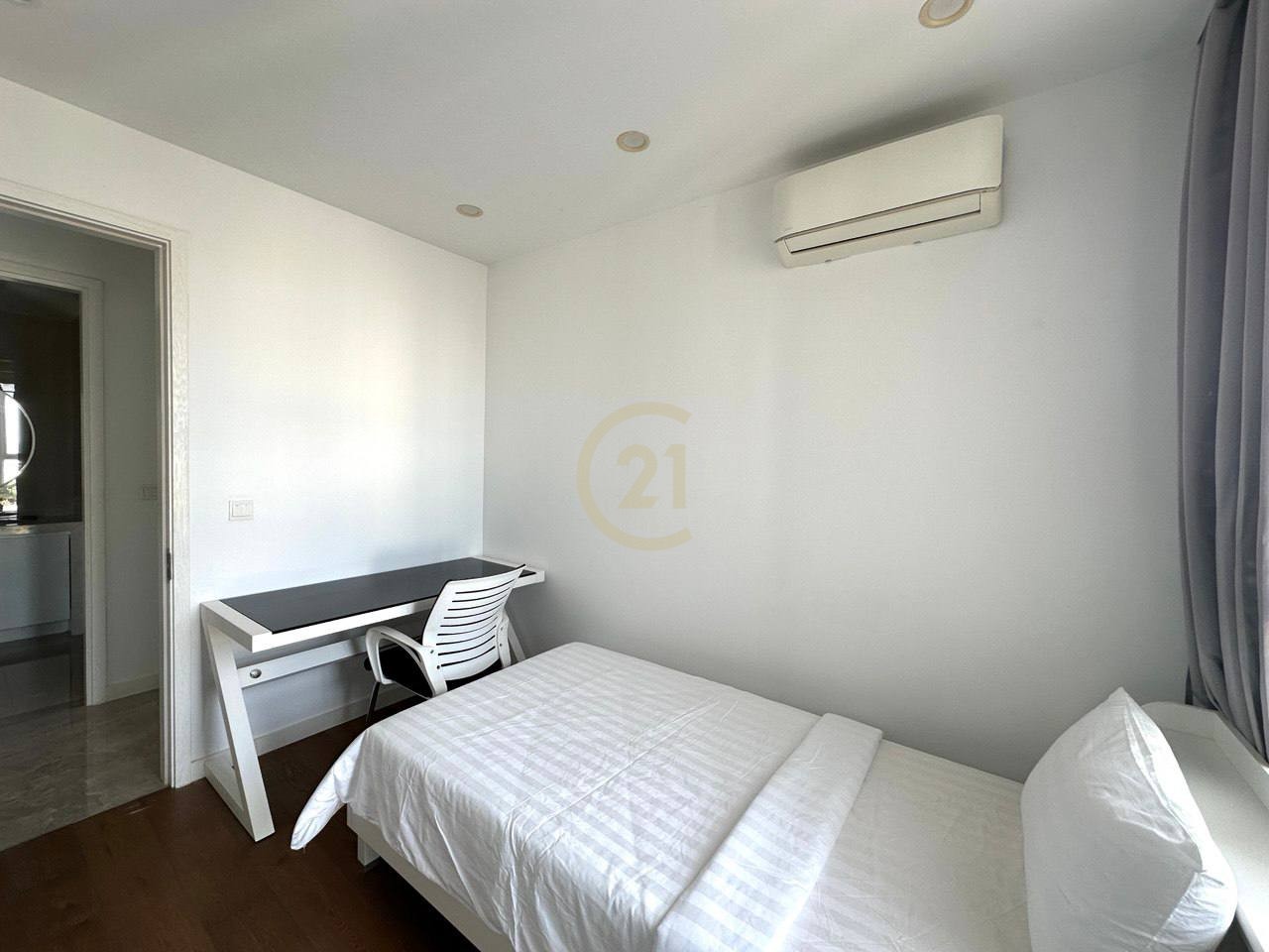 LUXURIOUS TWO BEDROOM FOR RENT