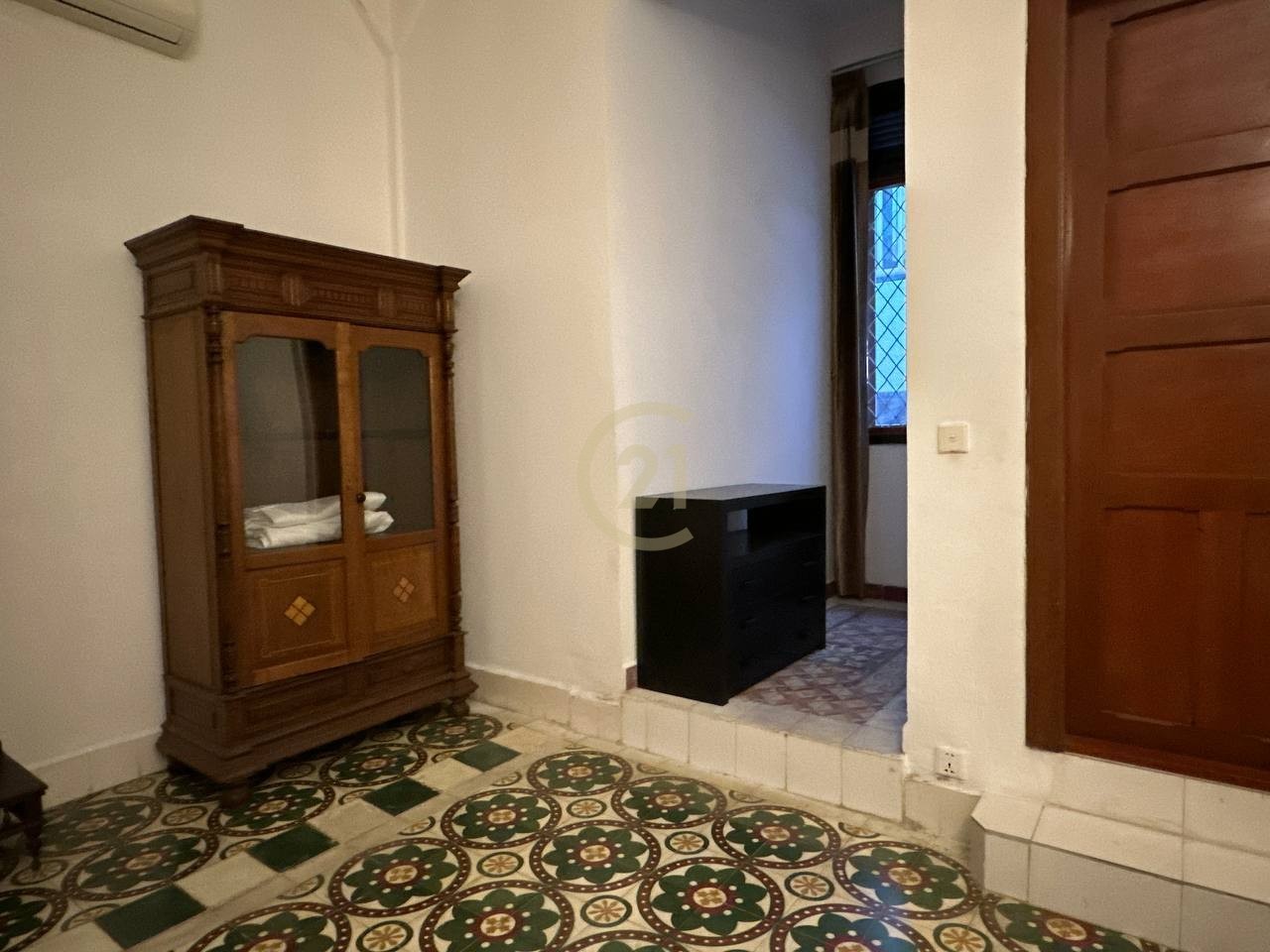 RENOVATE TWO BEDROOM FOR RENT