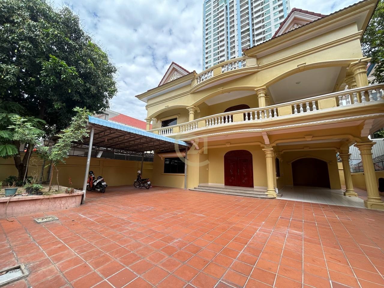 Luxury 6-Bedroom Villa for Rent in BKK1