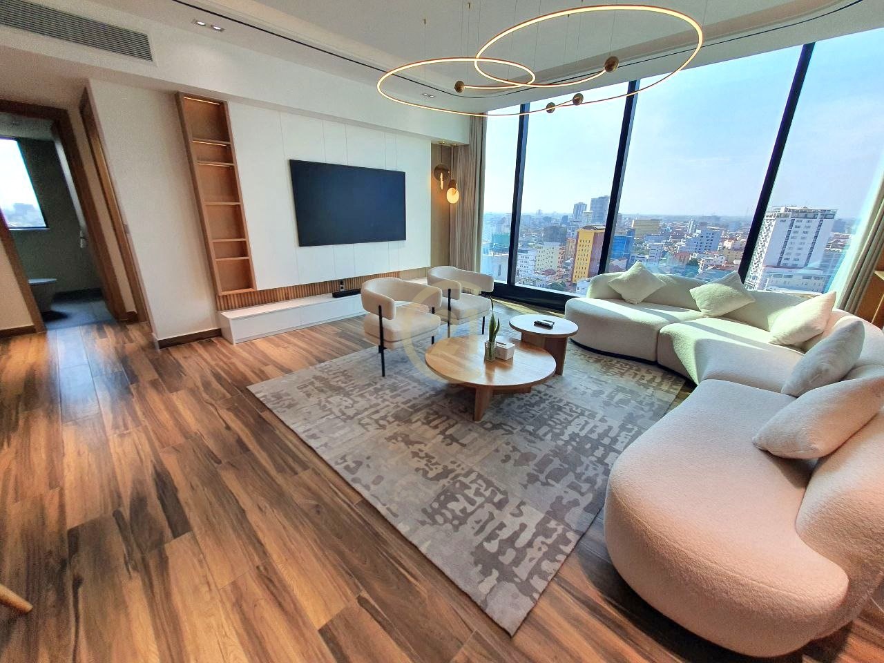 Luxury 3 Bedroom For Rent at Russian Market