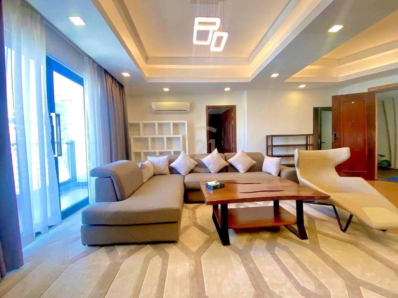 Spacious 3-Bedroom in Prime BKK1