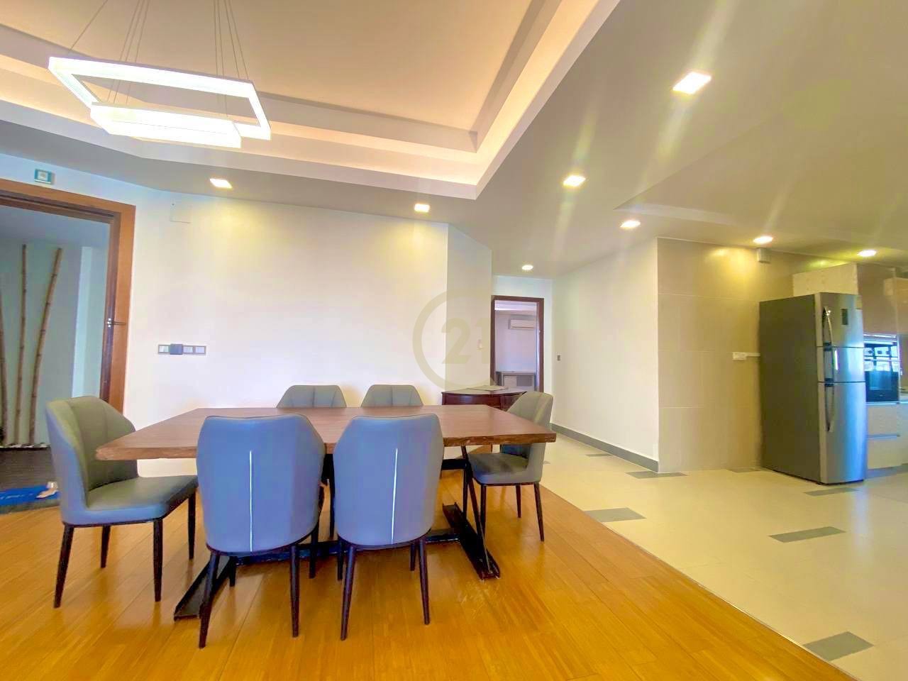 Spacious 3-Bedroom in Prime BKK1