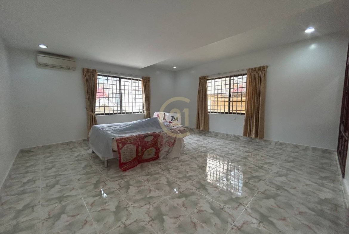 Luxury 6-Bedroom Villa for Rent in BKK1