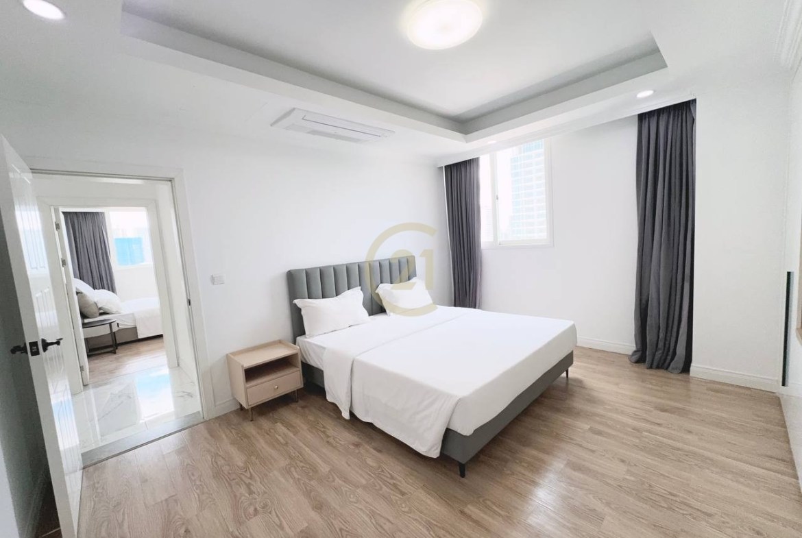 Luxury One-Bedroom Serviced Apartment for Rent in BKK1