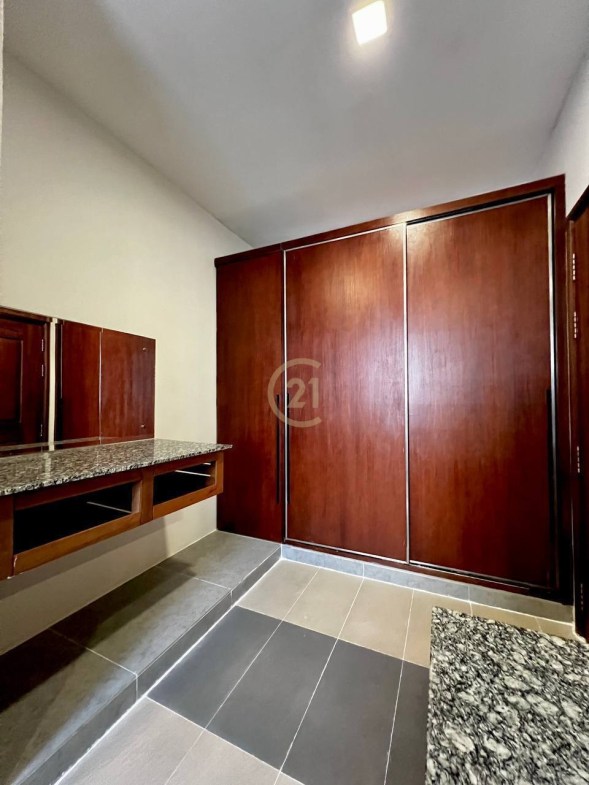 Prime BKK1 Apartment – Spacious 2-Bedroom For Rent