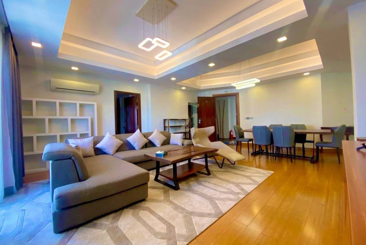 Spacious 3-Bedroom in Prime BKK1