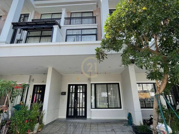 Fully Furnished 4-Bedroom Villa LA for Rent in PH Boeung Snoa