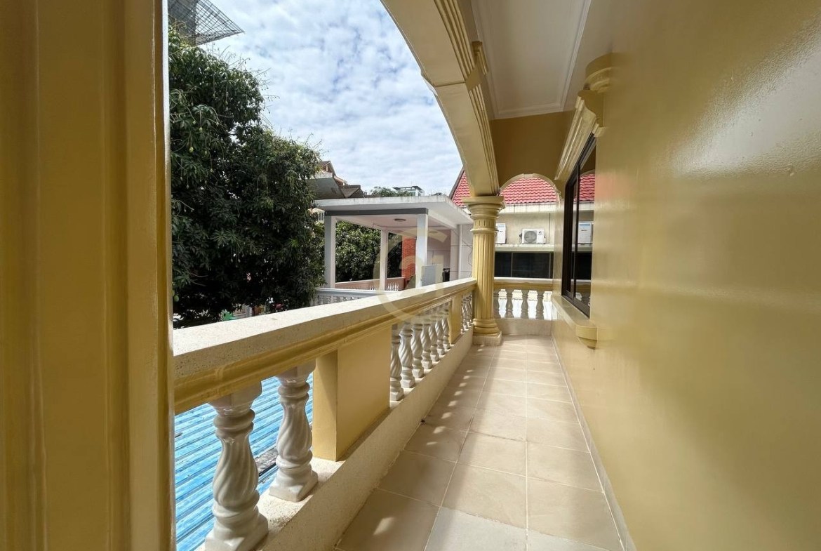 Luxury 6-Bedroom Villa for Rent in BKK1