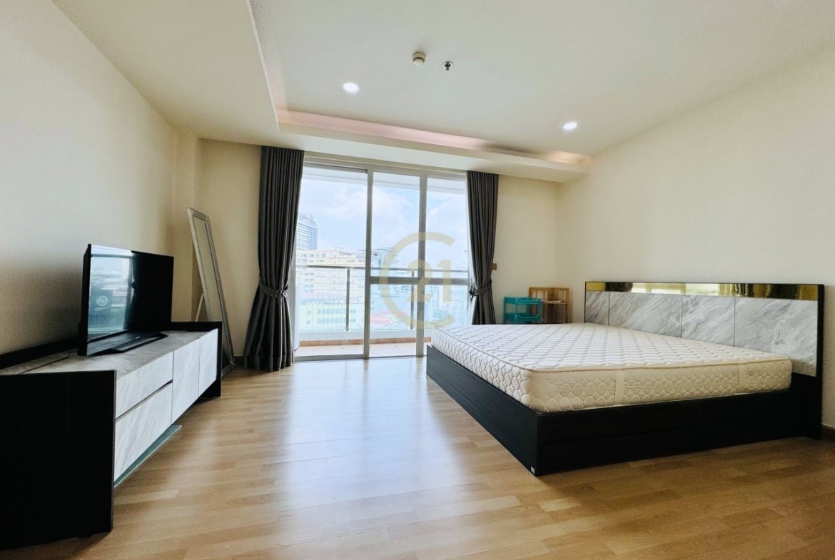 Luxury Studio room for rent at Olympic