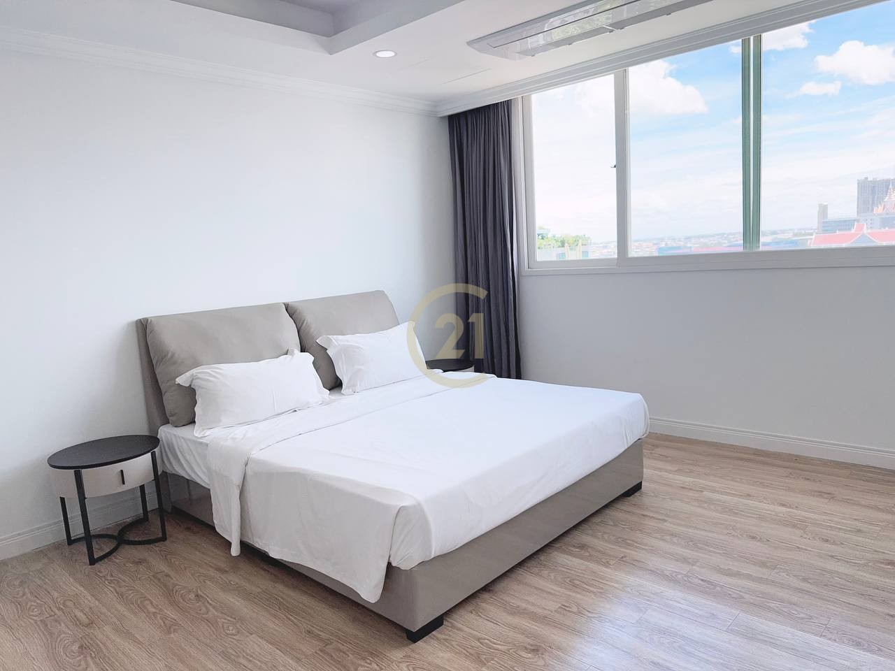 Luxury One-Bedroom Serviced Apartment for Rent in BKK1