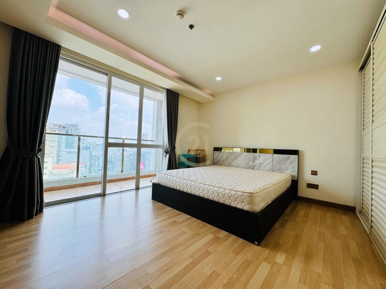 Luxury Studio room for rent at Olympic
