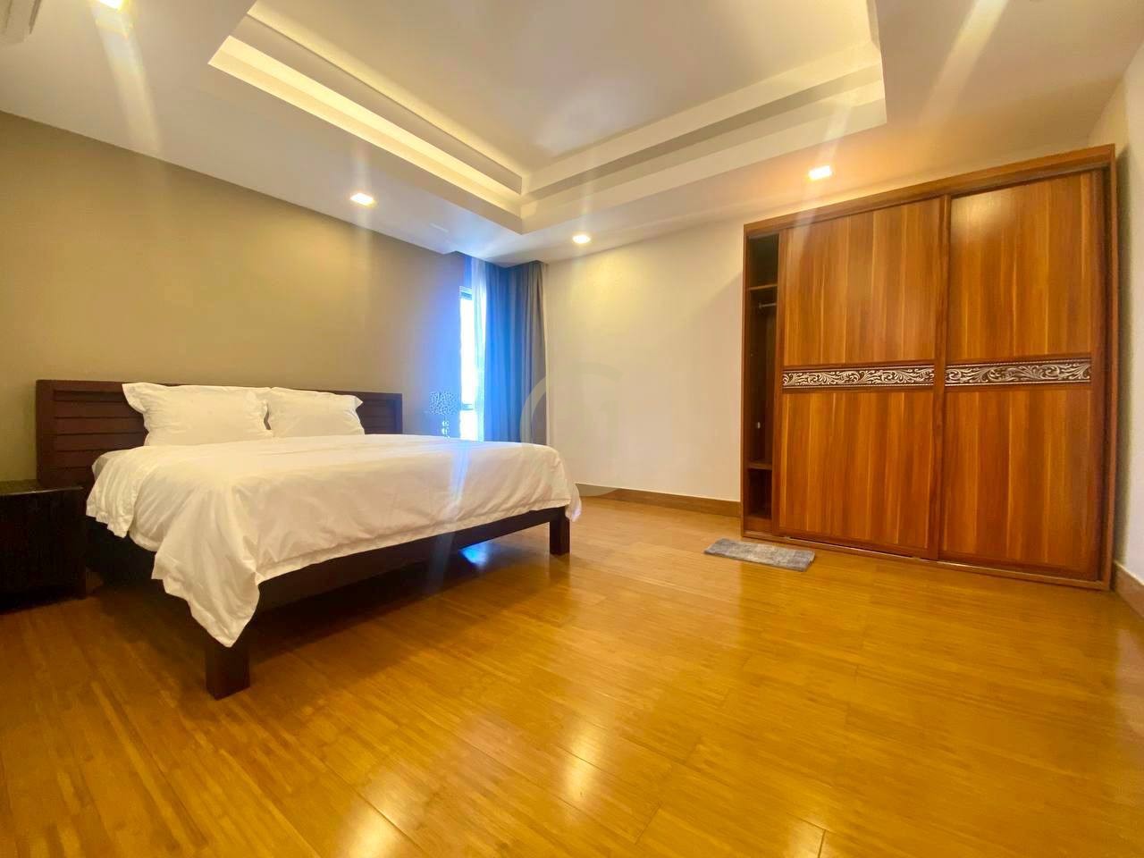Spacious 3-Bedroom in Prime BKK1