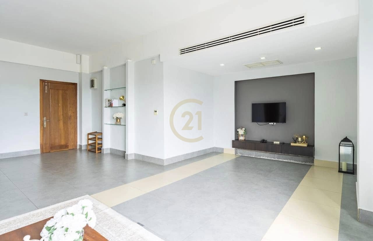 SPECIOUS THREE BEDROOM FOR RENT