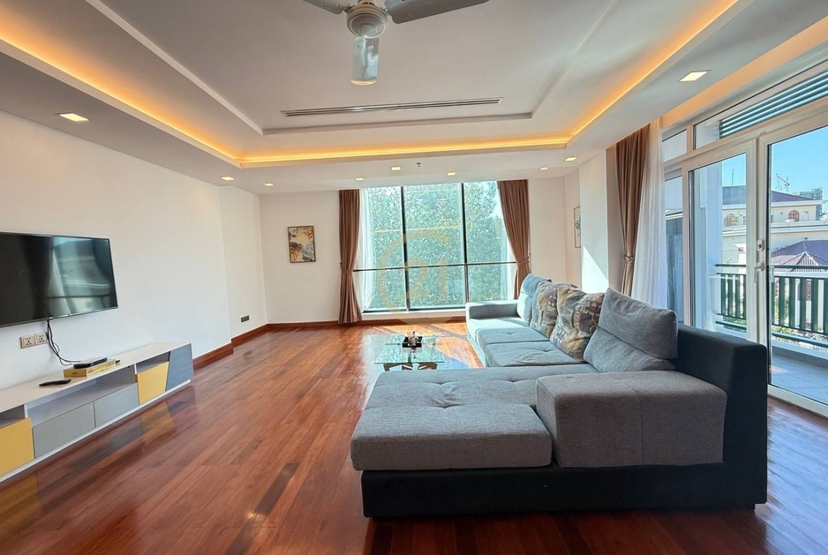 CLASSIC TWO BEDROOM FOR RENT