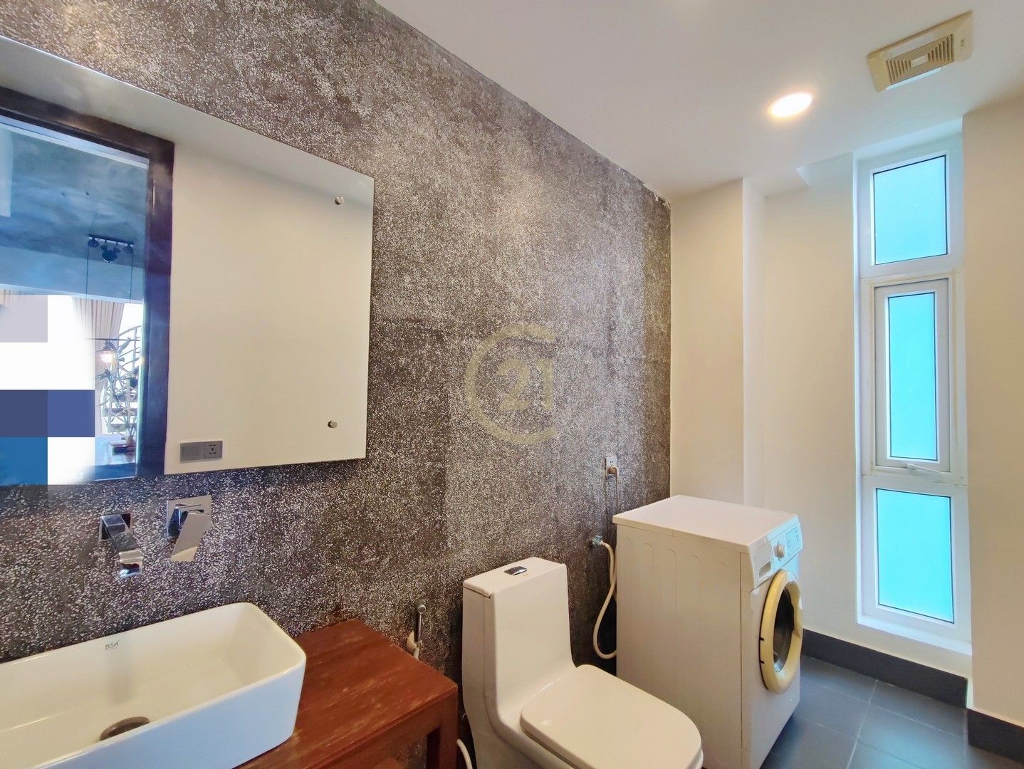 DUPLEX ONE BEDROOM FOR RENT