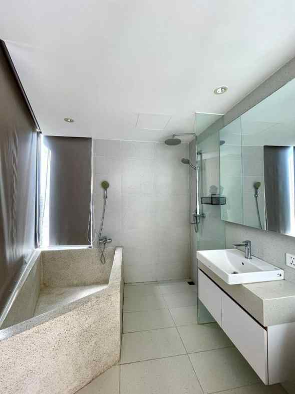 MODERN THREE BEDROOM FOR RENT