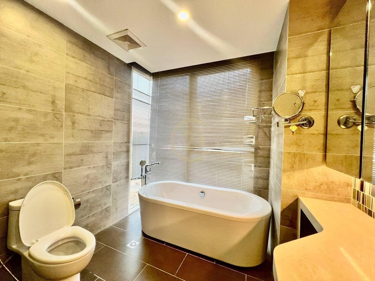 WESTERN TWO BEDROOM FOR RENT