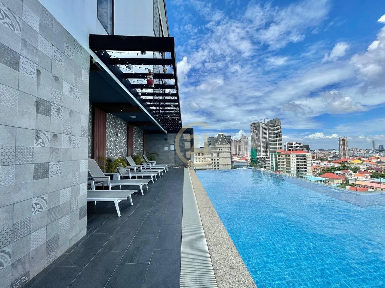 LUXURIOUS TWO BEDROOM FOR RENT