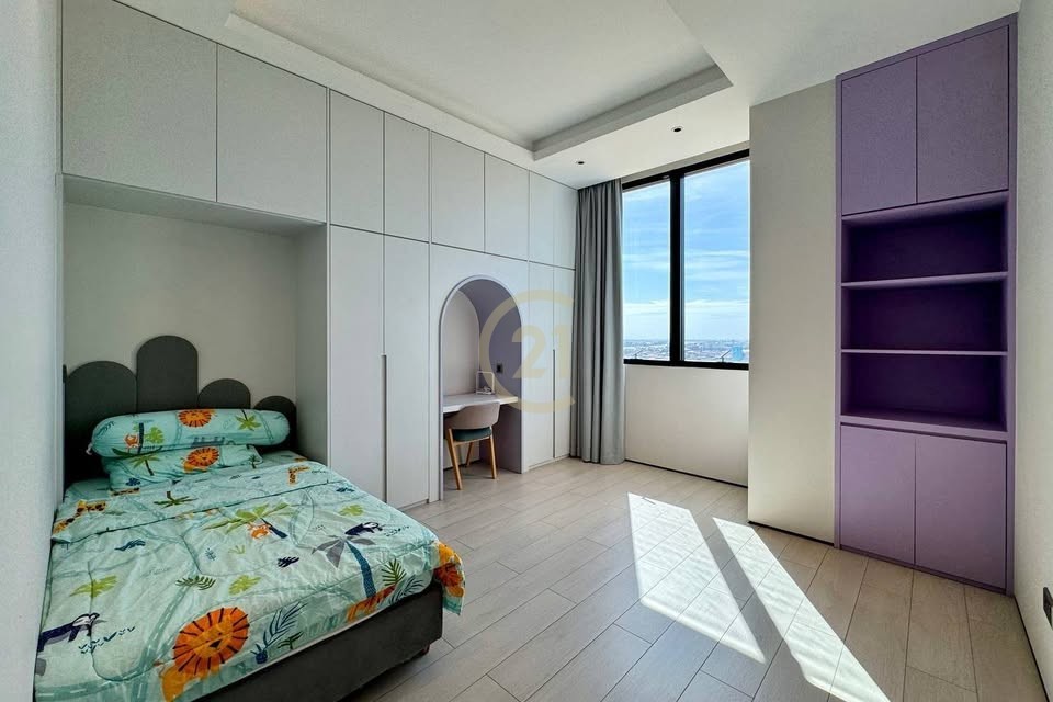 Penthouse 3 Bedroom For Rent at Chak Angrae Leu