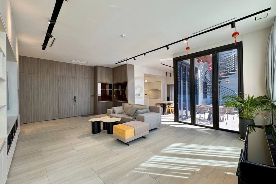 Penthouse 3 Bedroom For Rent at Chak Angrae Leu