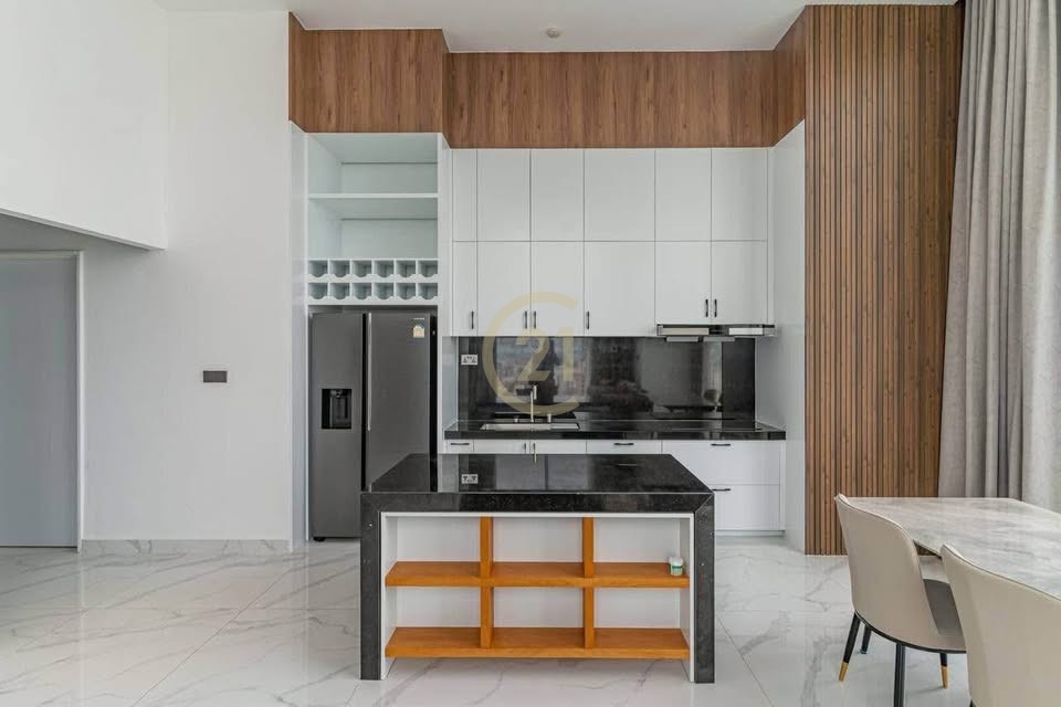 Luxurious 3 Bedrooms Penthouse For Rent at BKK1