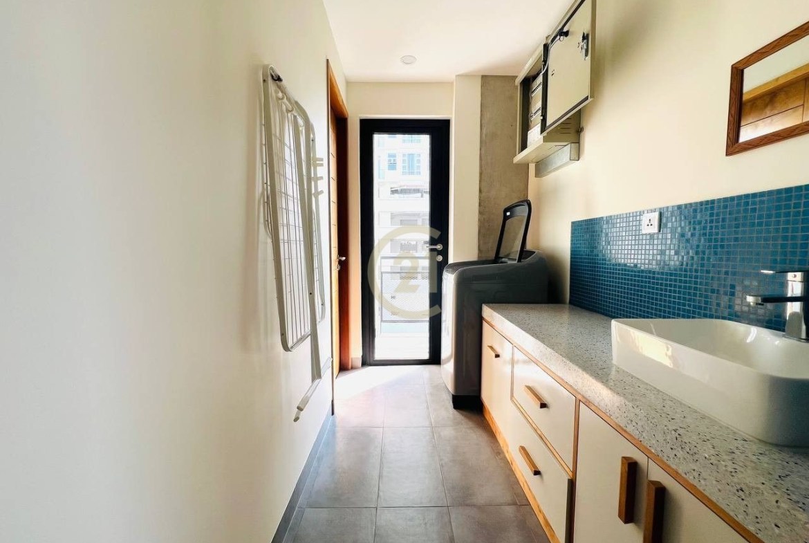 VINTAGE THREE BEDROOM FOR RENT