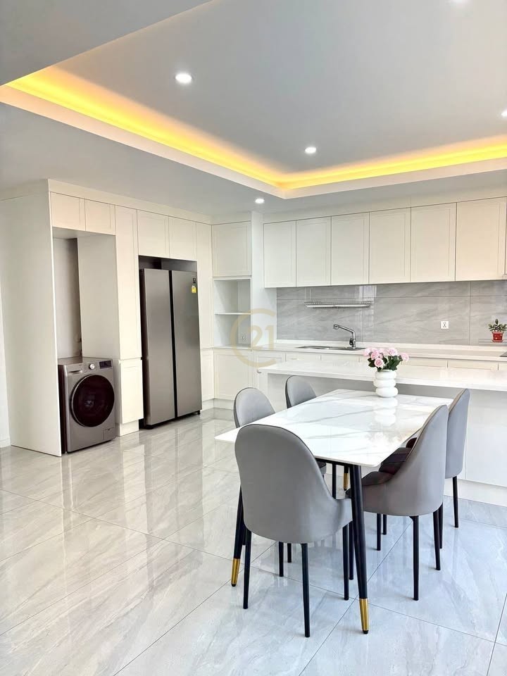 Luxury 3 Bedroom For Rent at Sen Sok