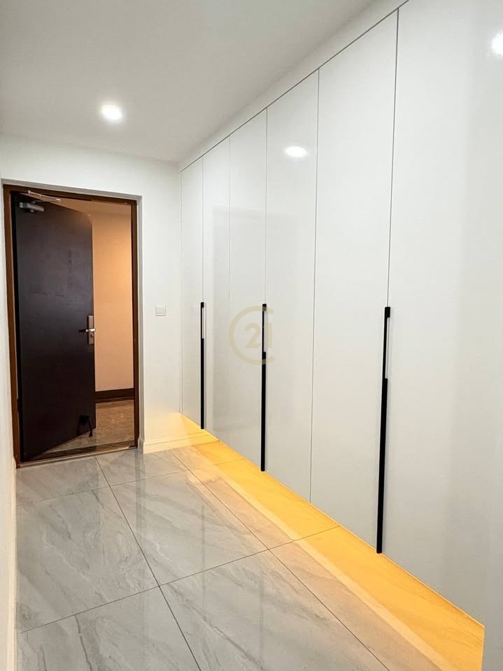 Luxury 3 Bedroom For Rent at Sen Sok