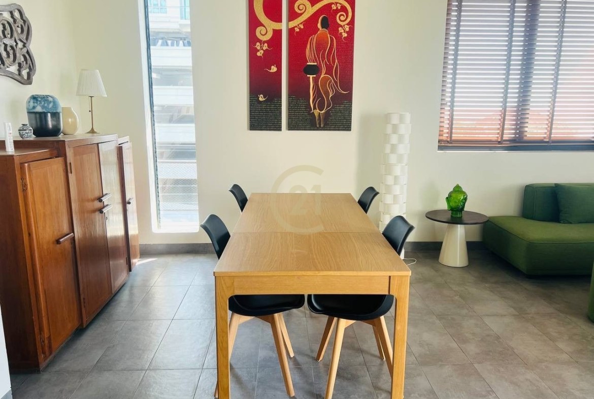 VINTAGE THREE BEDROOM FOR RENT