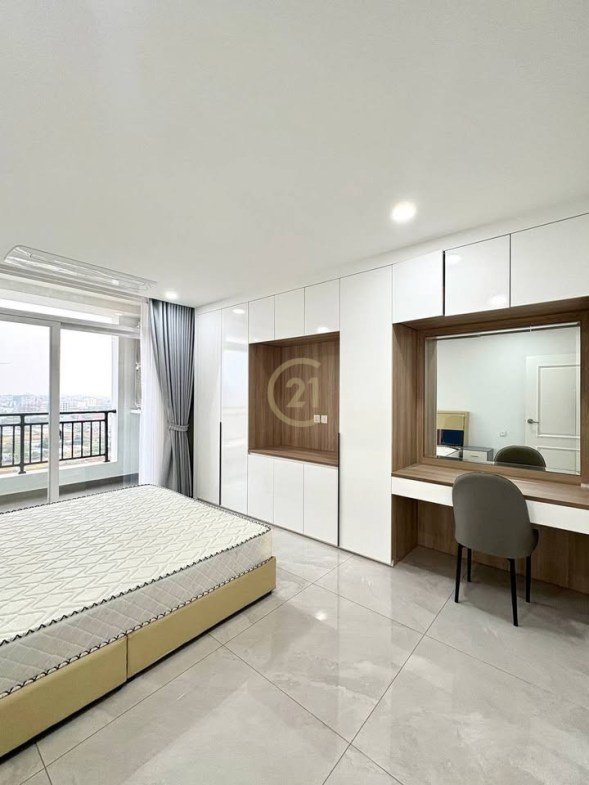 Luxury 3 Bedroom For Rent at Sen Sok