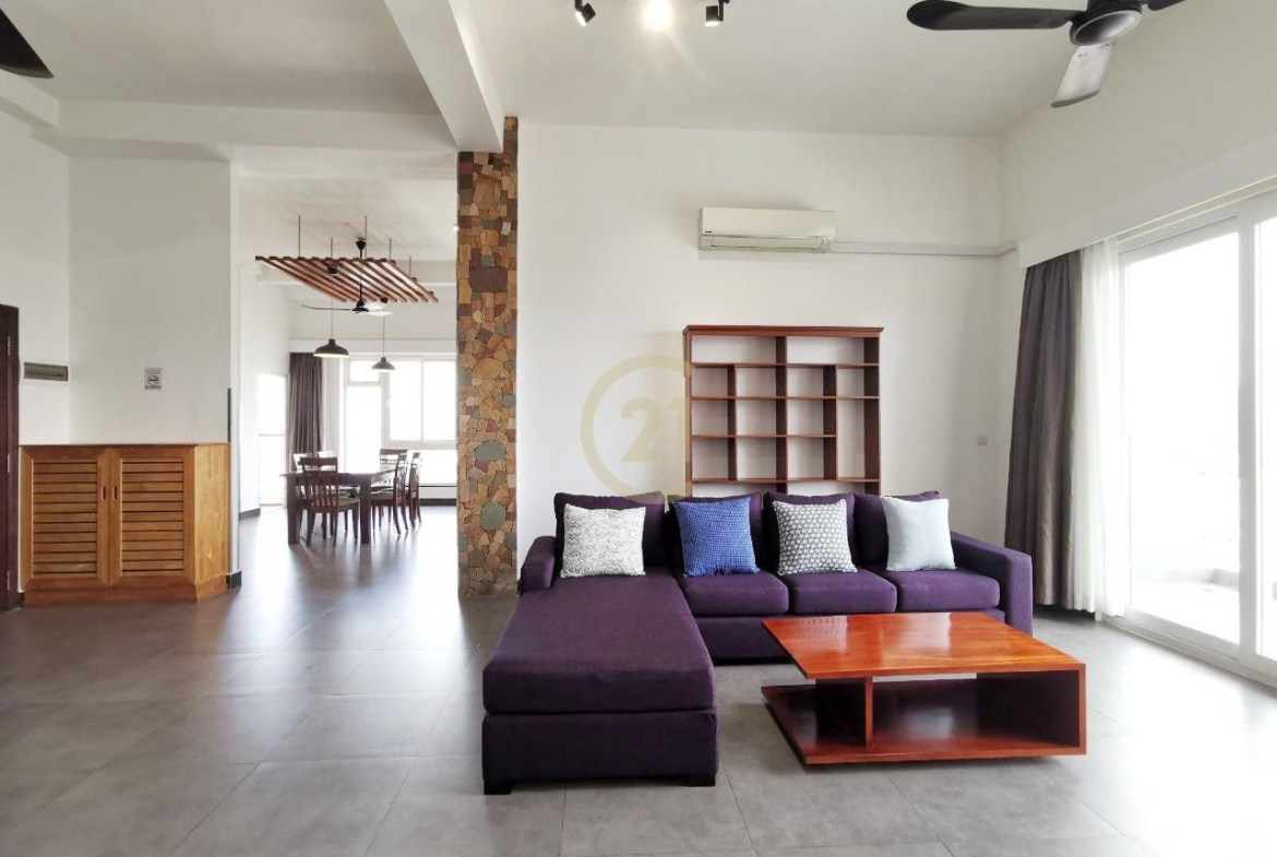 SPECIOUS THREE BEDROOM FOR RENT