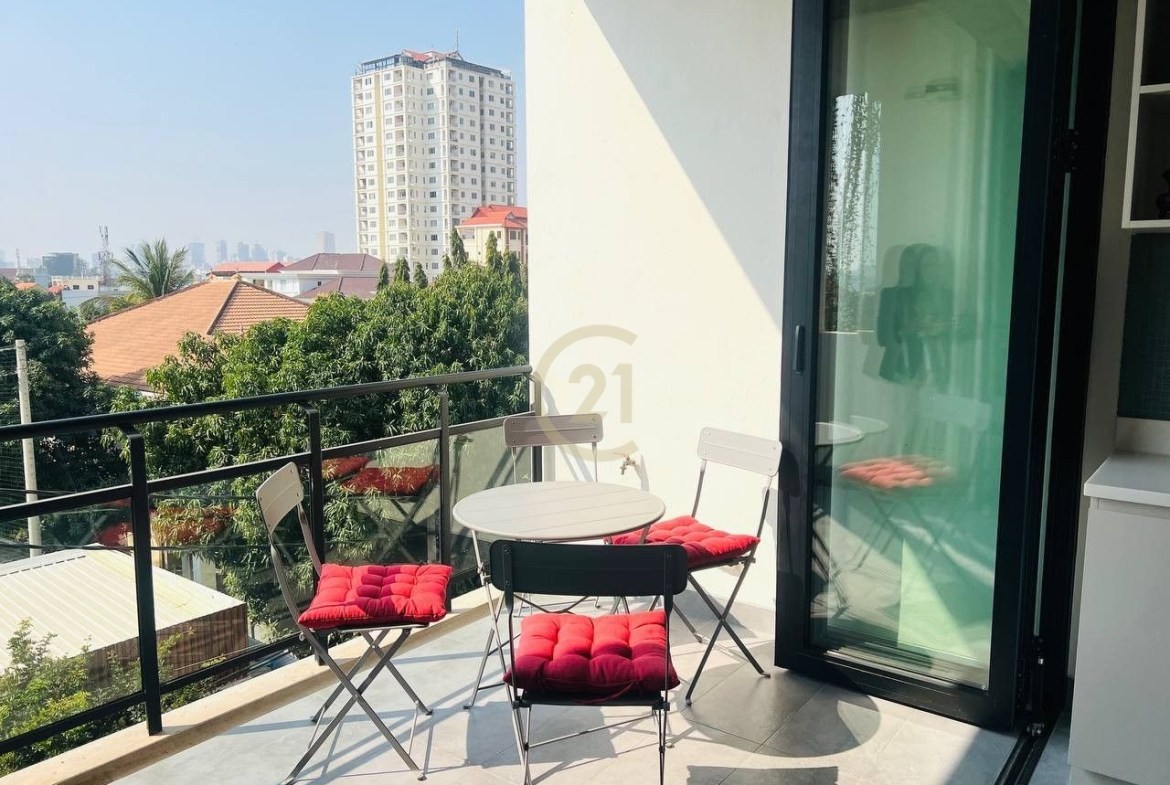 VINTAGE THREE BEDROOM FOR RENT